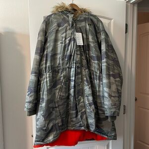 Torrid camo, zip up, removable hood, heavy coat. Size 6, 6X. New with tags!